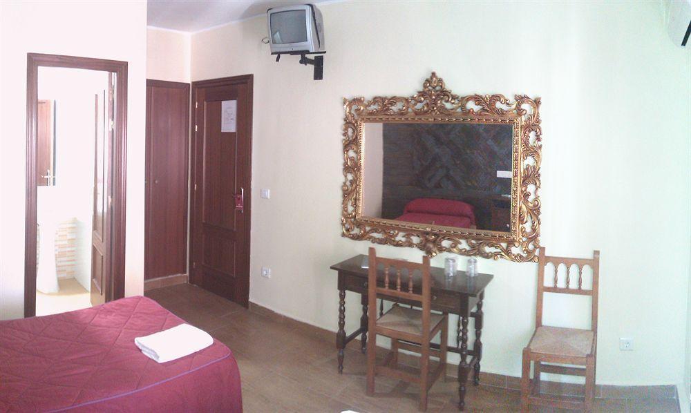 Pension El Cesar Caceres Exterior photo
